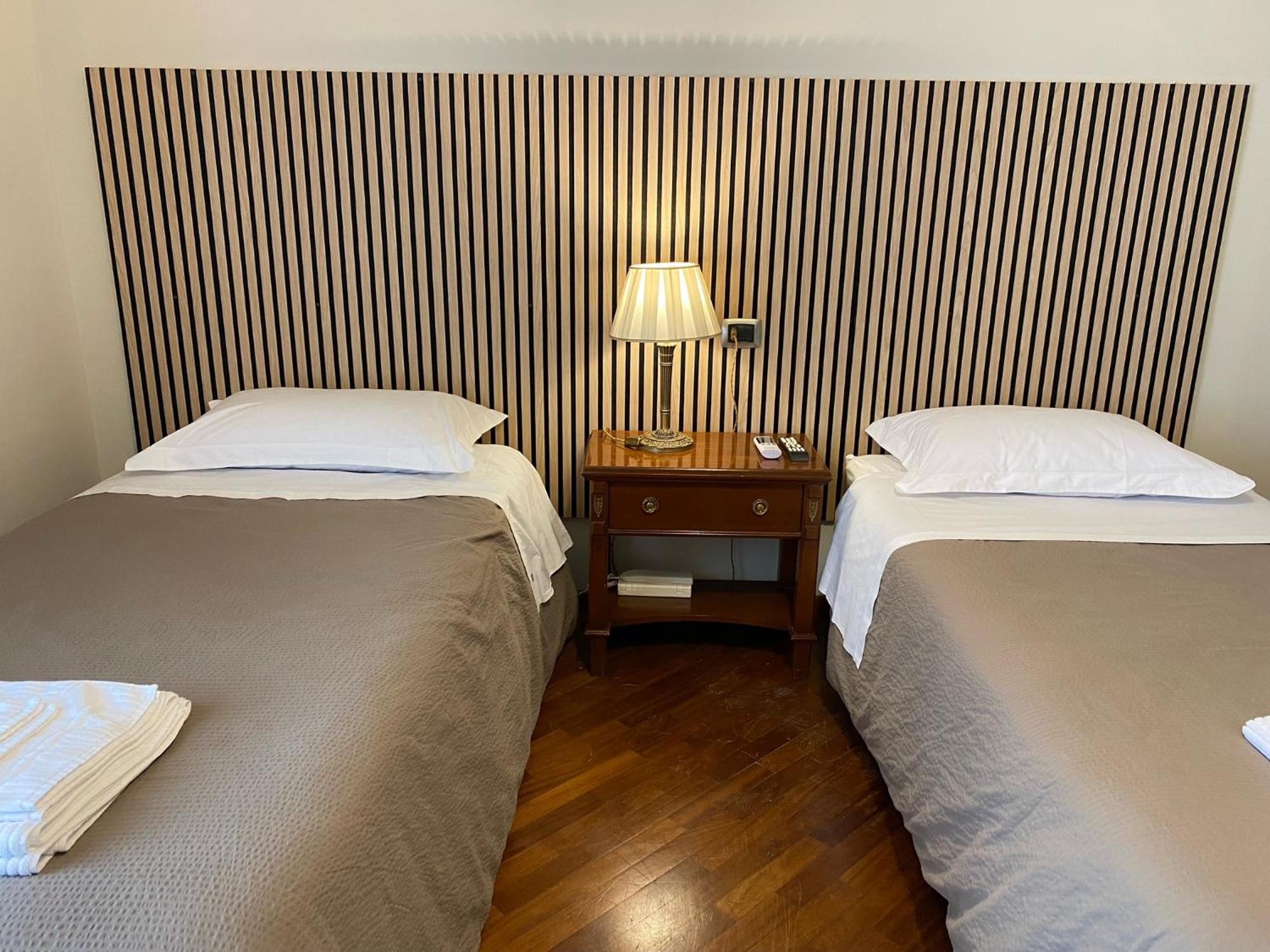 Casa Battisti Messina Guest House In Centro Citta, Ideale Per Famiglie O Gruppi エクステリア 写真